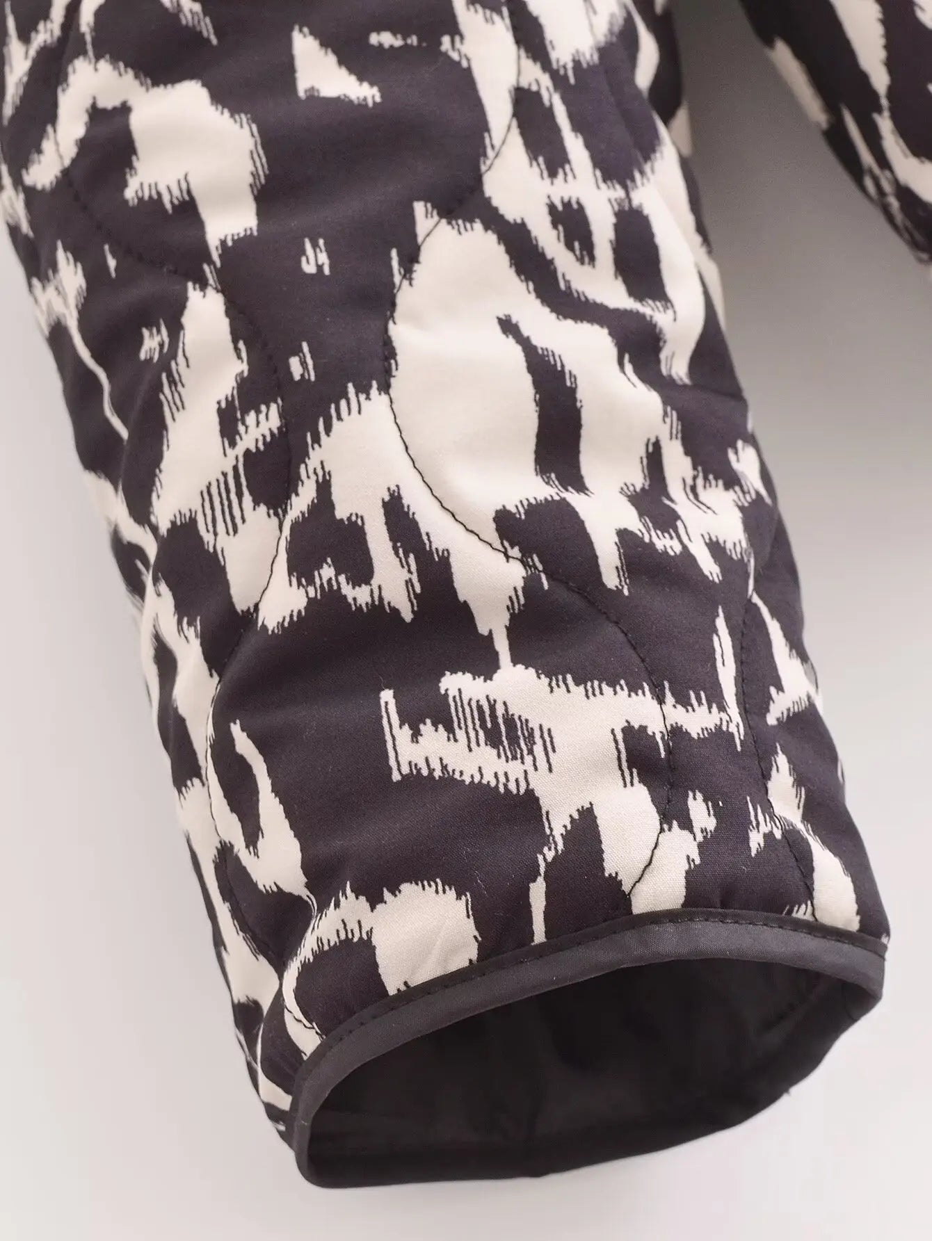 Amani - Trendy Quilted Jacket met dierenprint voor dames