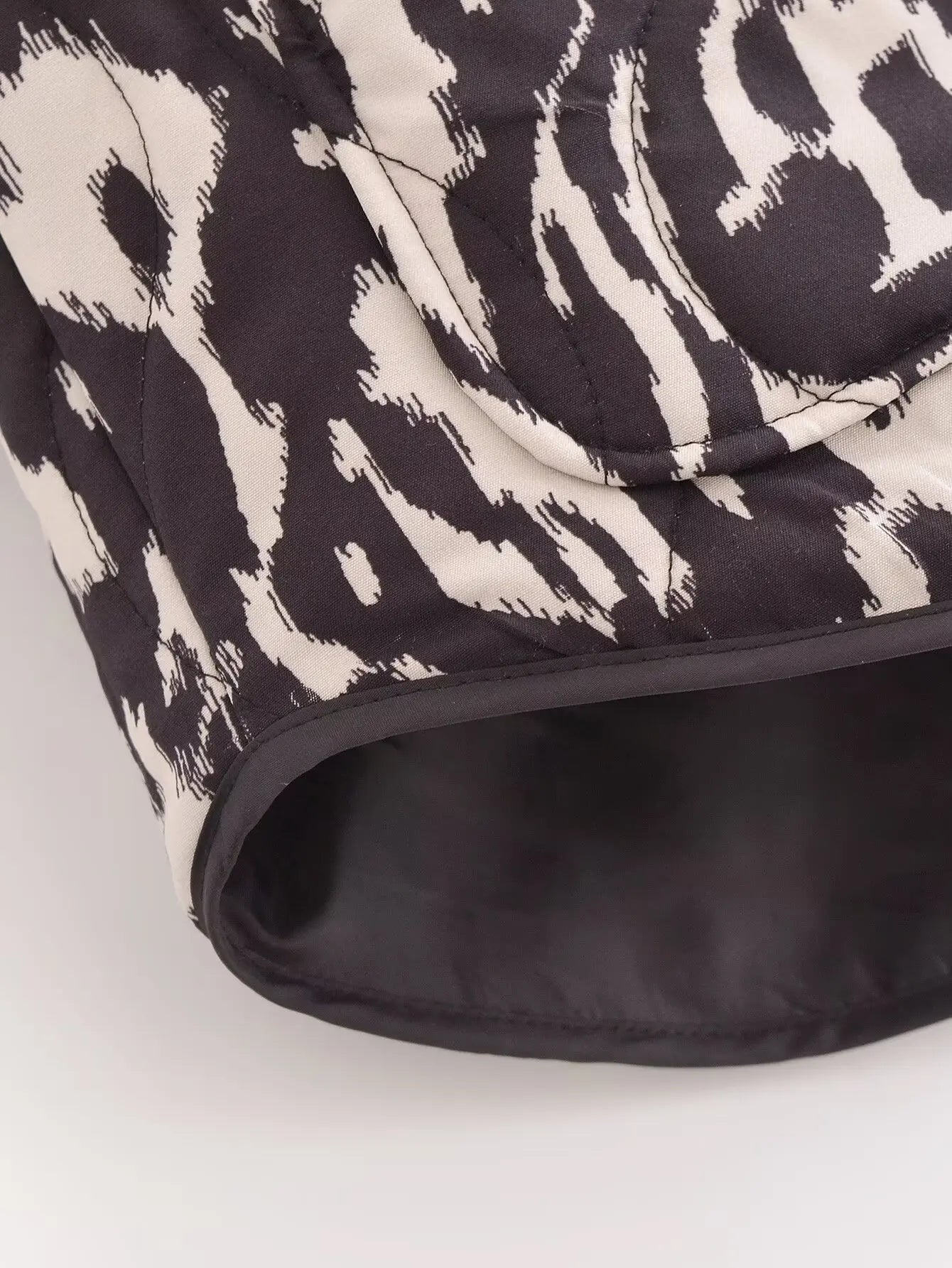 Amani - Trendy Quilted Jacket met dierenprint voor dames