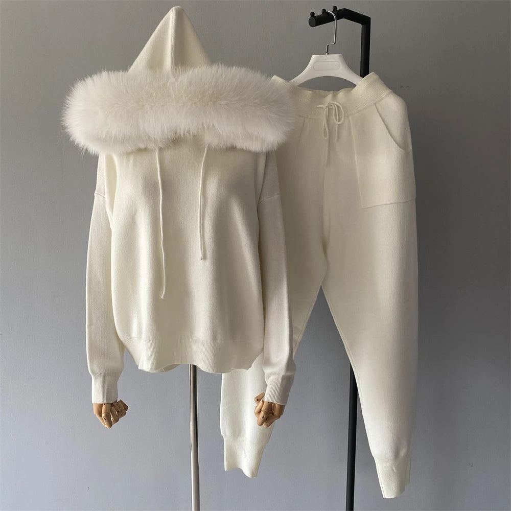 Clementine - Brooklyn gebreide trui en broek met kraag van echt vossenbont