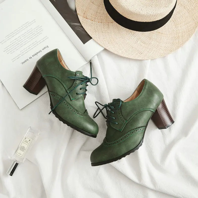 Orlaith - Vintage brede hak Brogue schoenen voor vrouwen