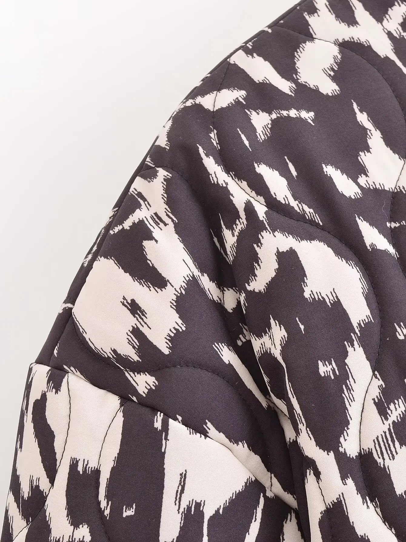 Amani - Trendy Quilted Jacket met dierenprint voor dames