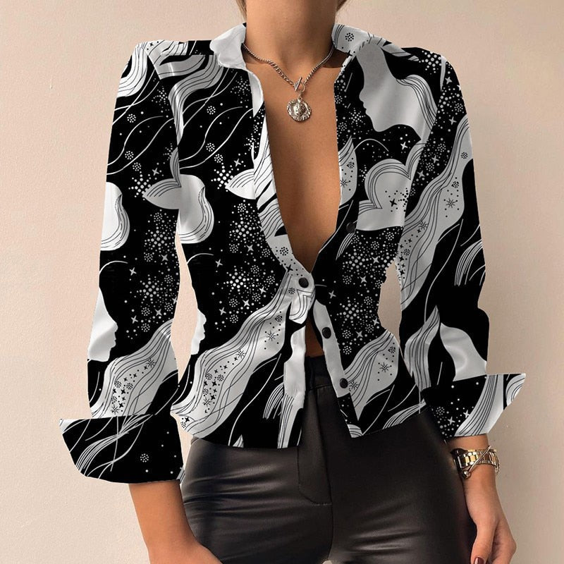 DAGMAR - Chique blouse met patchwork-print en V-hals van PU-leer