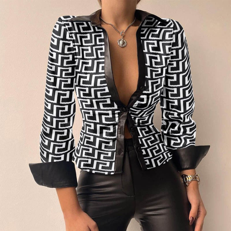 DAGMAR - Chique blouse met patchwork-print en V-hals van PU-leer