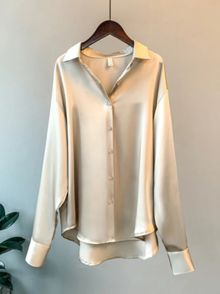 Nicole - Koreaanse Dames Blouse met Lange Mouwen: Satijnen Stof, Enkele Breasted Sluiting, Effen Patroon