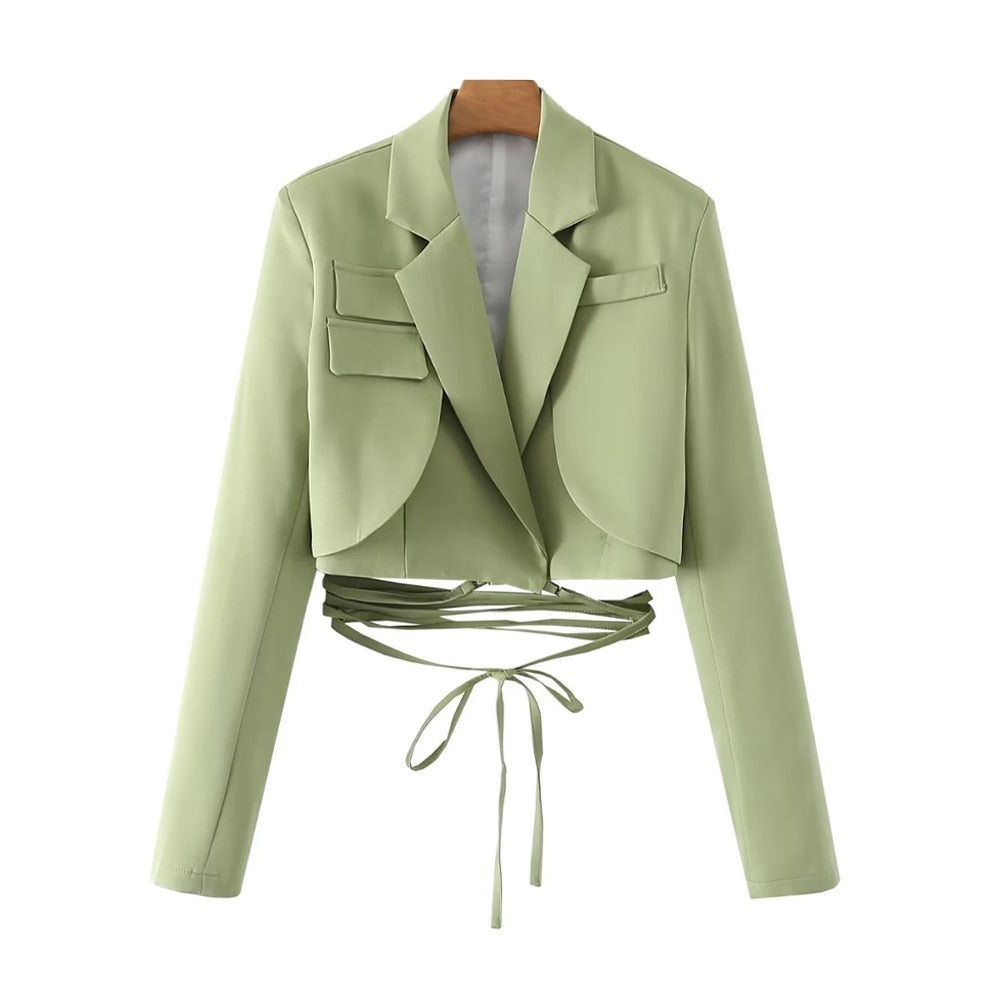 KIARA - Modieuze kroptop blazer met taille detail