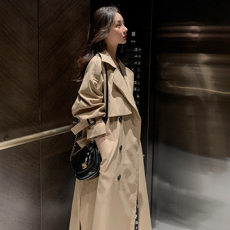 ANNA - Aantrekkelijke all-weather look - Herfstklassieker voor dames: double-breasted lange trenchcoat met riem