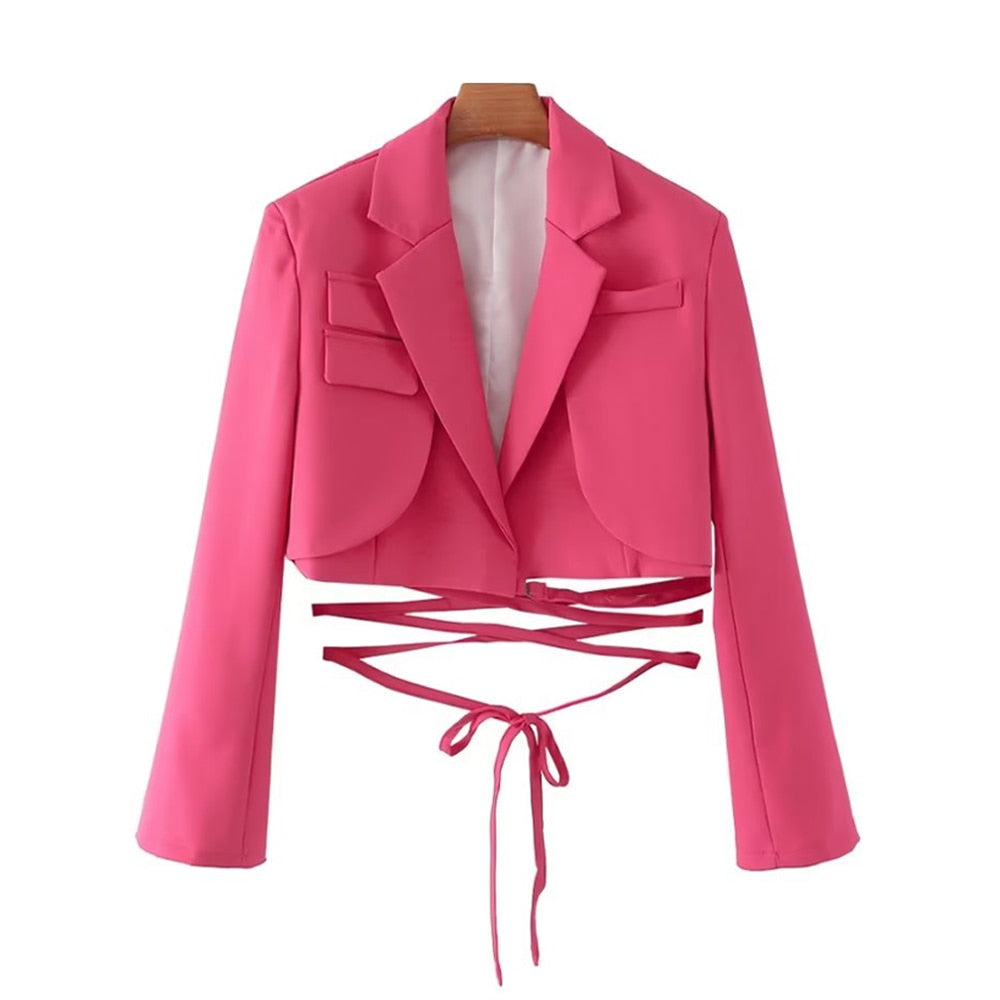 KIARA - Modieuze kroptop blazer met taille detail