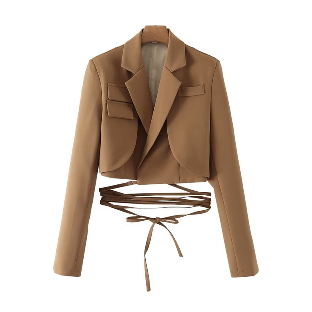 KIARA - Modieuze kroptop blazer met taille detail