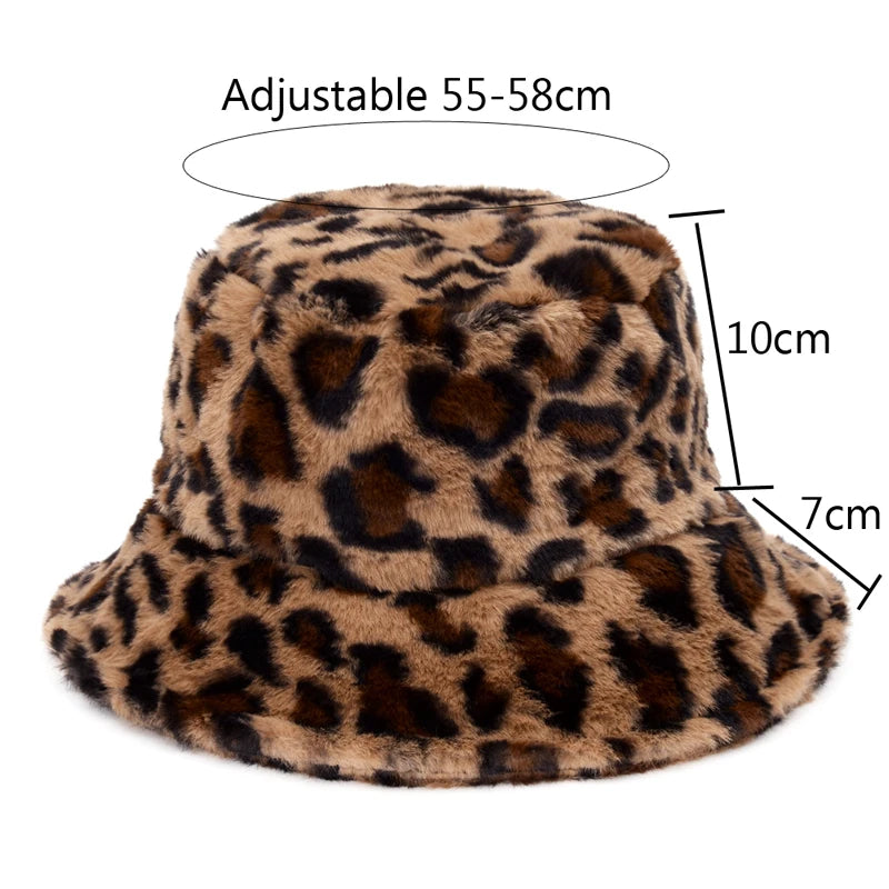 Jasmijn - Winterkoe Luipaard nepbont buckethat