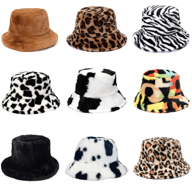 Jasmijn - Winterkoe Luipaard nepbont buckethat