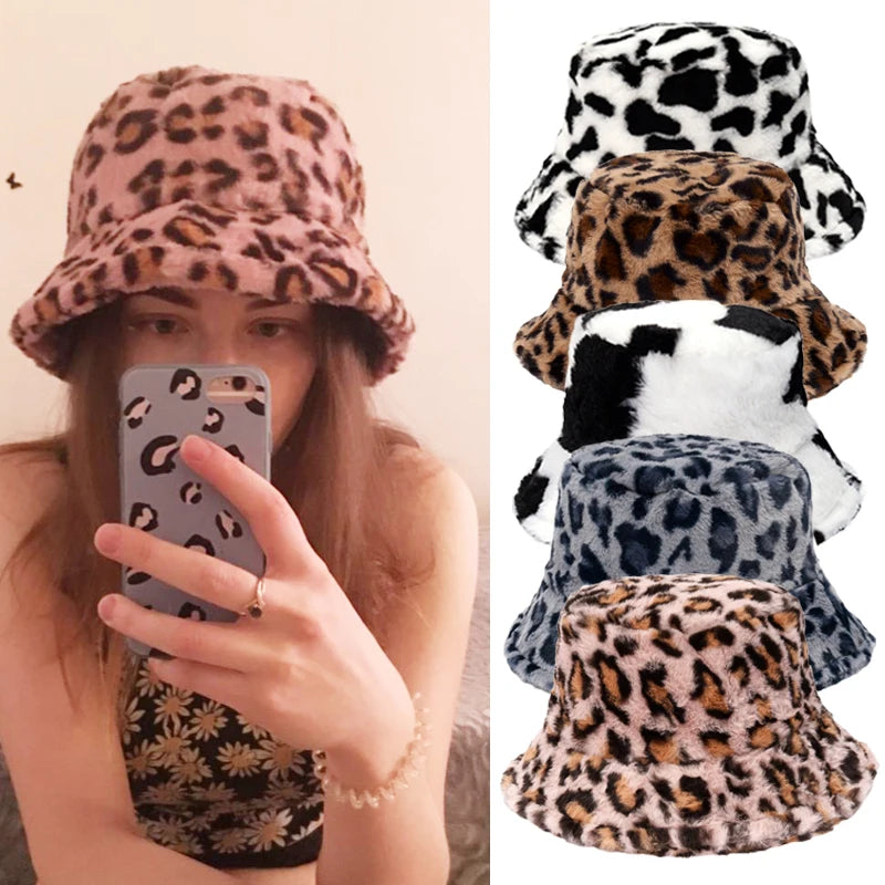 Jasmijn - Winterkoe Luipaard nepbont buckethat