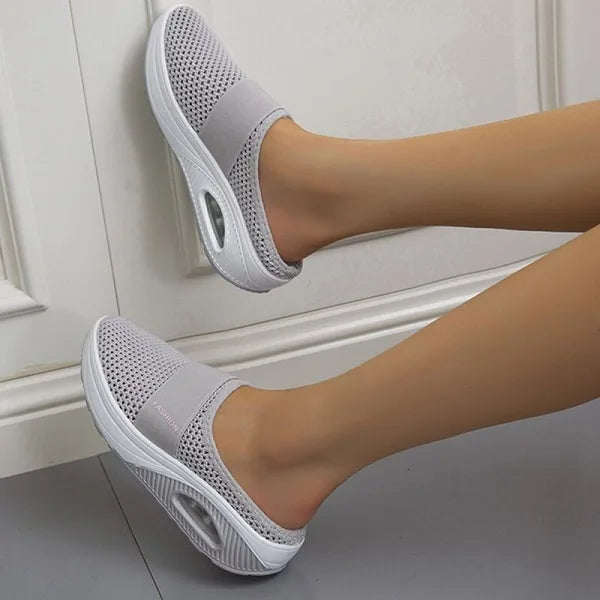 ANIKA - Comfortabele orthopedische sandalen met sleehak
