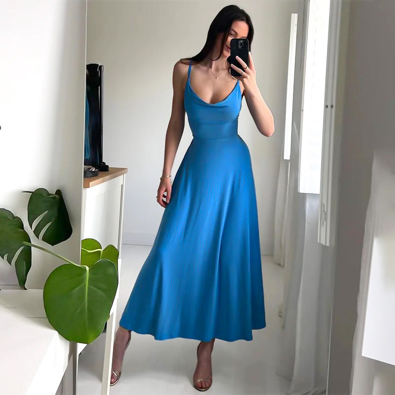 ANNIKA - Getailleerde maxi jurk met dunne bandjes