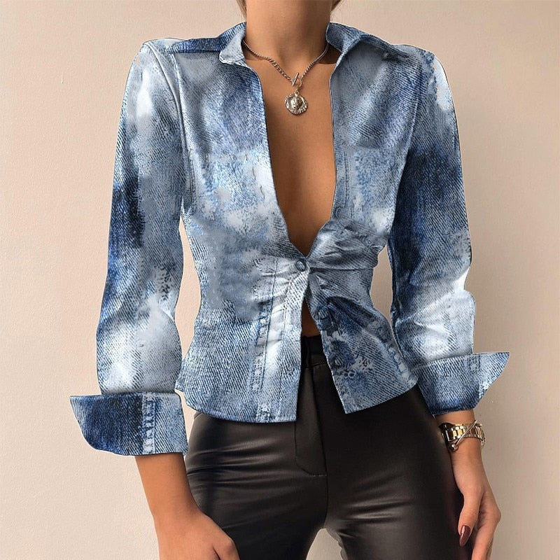 DAGMAR - Chique blouse met patchwork-print en V-hals van PU-leer