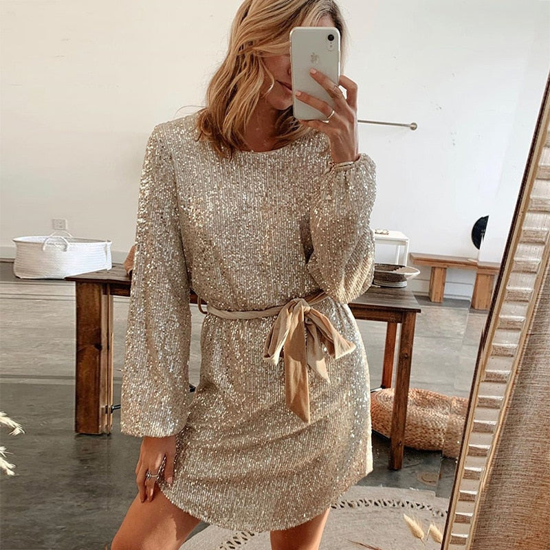 MAIKE - Jurk met pailletten in beige kleur
