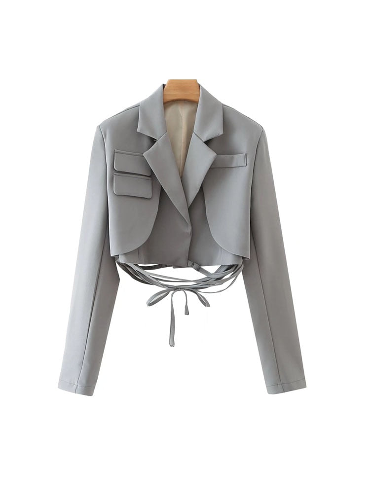 KIARA - Modieuze kroptop blazer met taille detail