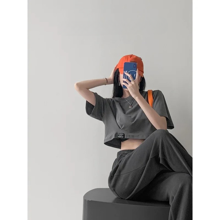NYLA - Comfortabel Losvallend Crop Tee