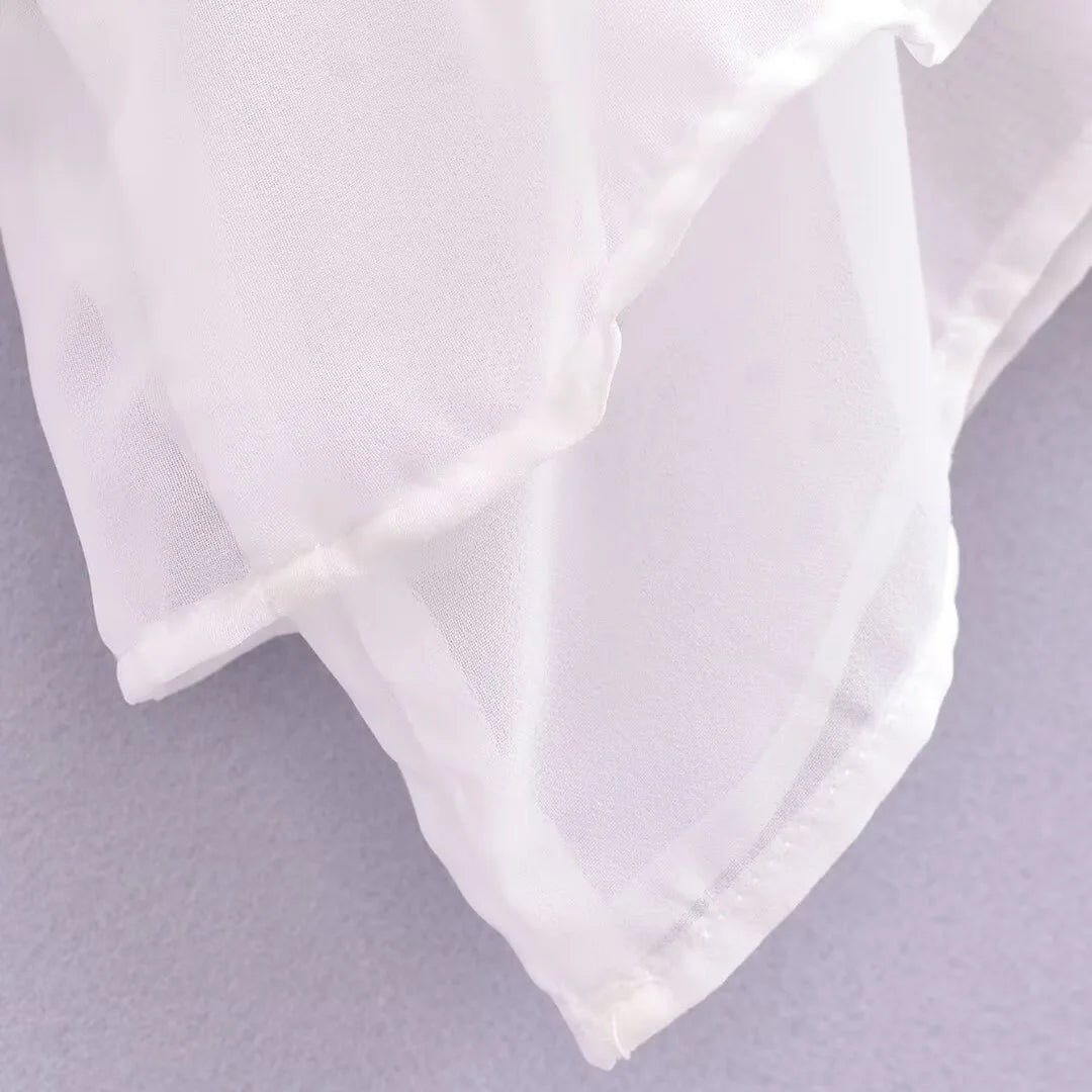 Jacoba - Damesblouse met ruches, V-hals en geplooide randen