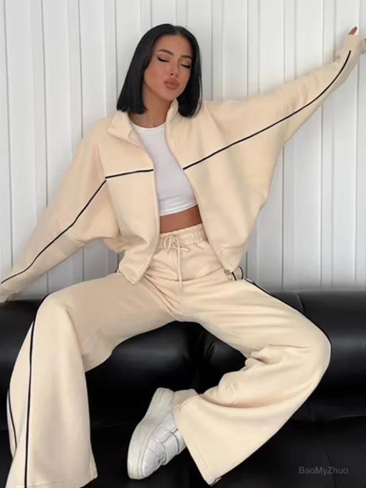 Phelan - Damesvest met lange mouwen en gestreepte broek met hoge kraag