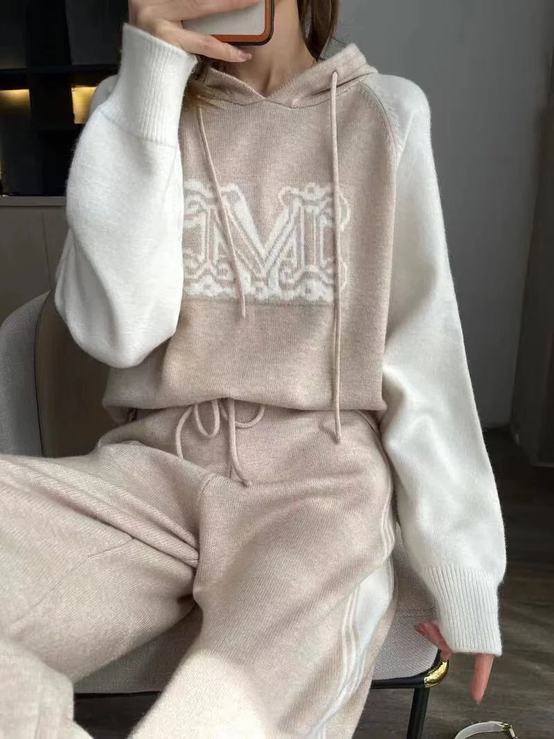 Rhyden - Stijlvol M Letter Sweater met capuchon voor dames