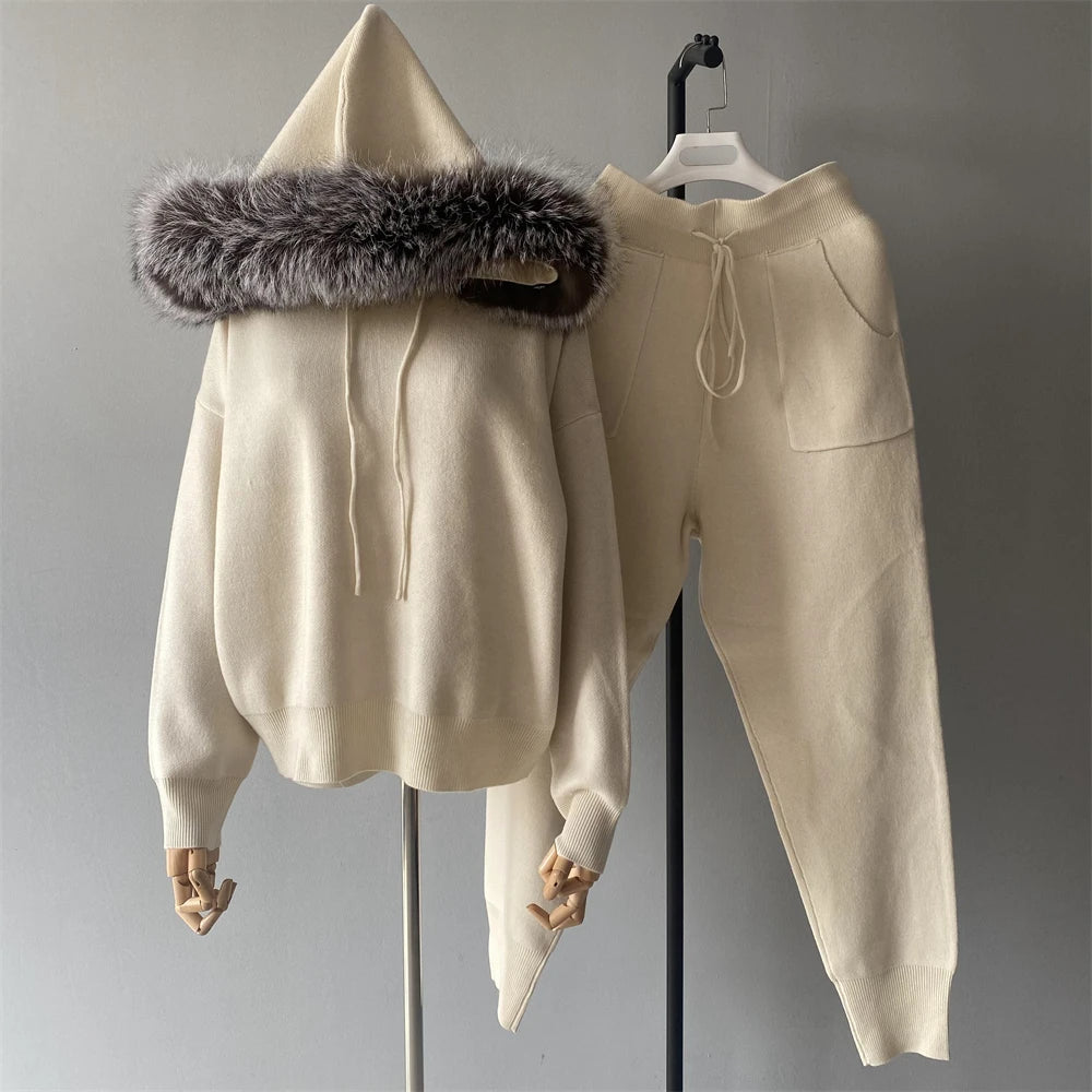 Clementine - Brooklyn gebreide trui en broek met kraag van echt vossenbont