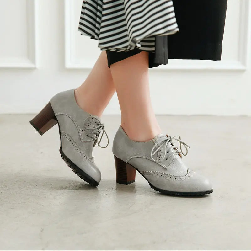 Orlaith - Vintage brede hak Brogue schoenen voor vrouwen