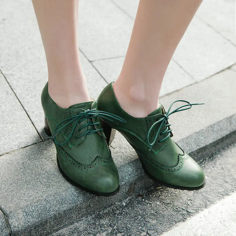 Orlaith - Vintage brede hak Brogue schoenen voor vrouwen