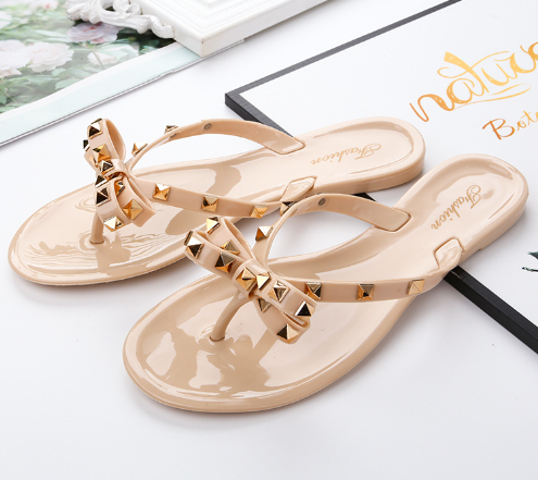 JULIA -  Elegante teenslippers met studs en strikknoop