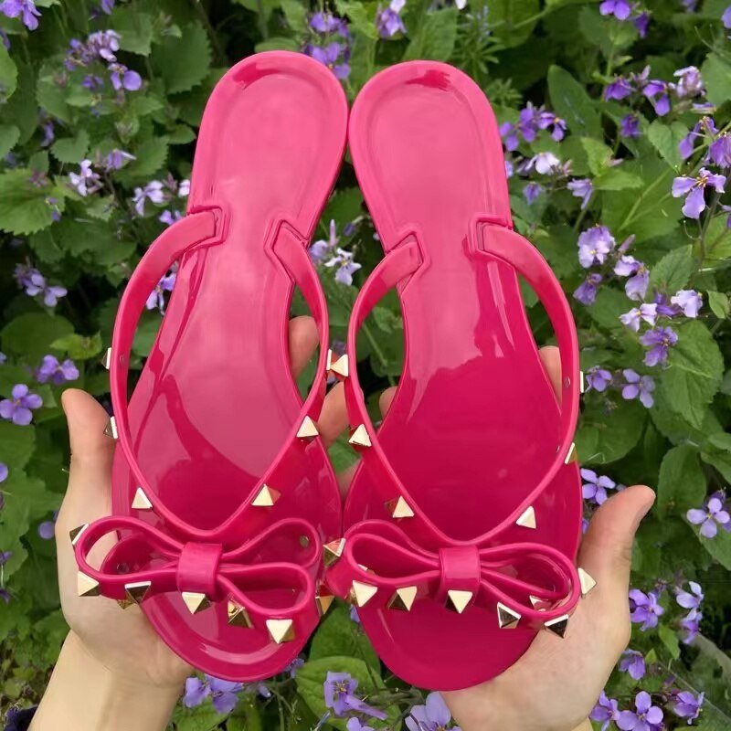 JULIA -  Elegante teenslippers met studs en strikknoop